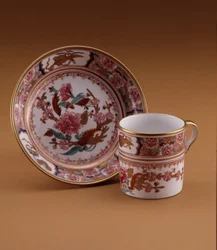 Chinesisch inspirierte Kaffeetasse und Untertasse, Spode, Staffordshire, ca. 1800