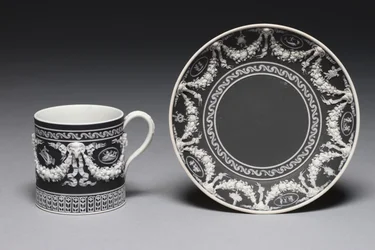 Tasse und Untertasse, entworfen und hergestellt von der Wedgwood Fabrik, ca. 1790