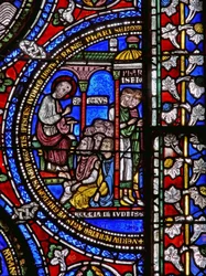 Detail eines der Bibelfenster, das St. Peter beim Predigen zeigt (Detail)
