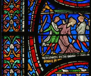 Detail aus dem Wunderfenster, das die Geschichte von Matilda von Köln darstellt
