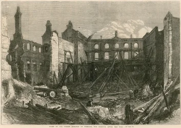 Ruinen des Surrey Theaters am Dienstag, dem Morgen nach dem Brand