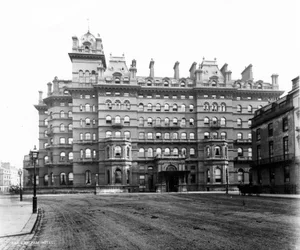 Das Langham Hotel von Portland Place, 1896