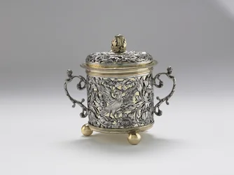 Zweihandbecher, 1677