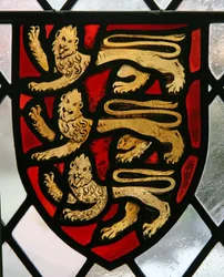 Fenster im Kreuzgang, Darstellung des Wappens von England