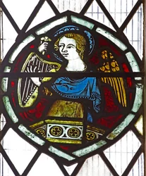 Fenster n6, Engel mit Harfe