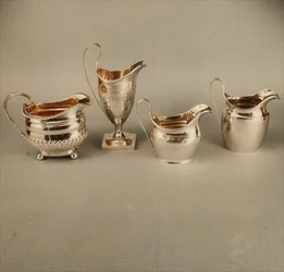 Sammlung von Sahnekrügen, alle aus der George III Periode (1760-1820)