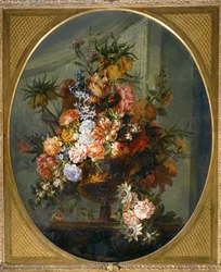 Blumen in einer goldenen Vase