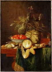 Stillleben mit geschälter Zitrone