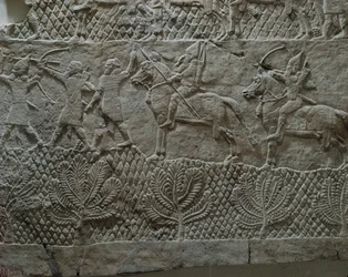 Die assyrische Armee von König Ashurbanipal im Kampf während des Feldzugs gegen Elam