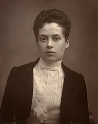 Clo Graves, irische Autorin und Dramatikerin