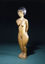 Stehendes Mädchen