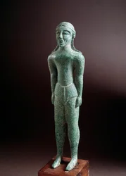Etruskische Zivilisation: „Kouros“ Bronzeskulptur, aus Castello bei Florenz, Italien, 550 v. Chr., Dim 15 cm
