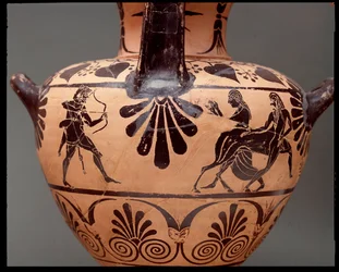 Hydria mit Darstellung von Herkules, der einen Pfeil auf den Zentauren Nessus schießt, Deianira ist die zweite von rechts, Terrakotta, 450-400 v. Chr.