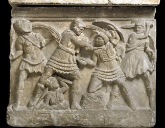 Etruskische Kunst: „Eteokles und Polyneikes“ die beiden Brüder, Söhne des Ödipus, Basrelief eines Sarkophags von Chiusi, 3. Jahrhundert v. Chr. - Palermo, Museo Archeologico Nazionale - Duell zwischen den Brüdern Eteokles und Polyneikes, Söhne des Ödipus -