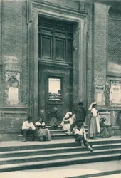 Treffpunkt der Künstler-Modelle vor einer Kirche in der Via Babuino, Rom, Italien, 1927
