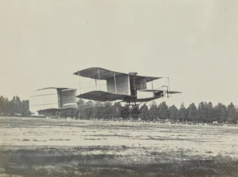 [Frühes Flugzeugprototyp]