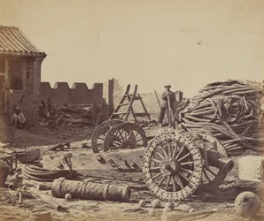 Innenraum des Pehtang-Forts, der das Magazin und die Holzkanone zeigt, 1. August 1860, 1860