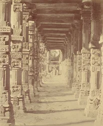 Innenraum des Hindu-Tempels in Kootub