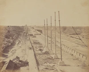 Oberseite der Mauer vom Anting-Tor, Peking, von englischen und französischen Truppen besetzt, Oktober 1860