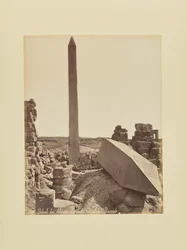Detail der Obelisken und Hof der Karyatiden - Karnak