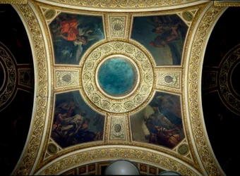 Geschichte und Philosophie. Kuppel der Bibliothek der Nationalversammlung