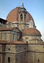 Außenansicht der Kirche San Lorenzo, teilweise von Filippo Brunelleschi (1377-1446) 15.-16. Jahrhundert (Kirche St. Lorenz) Florenz, Italien
