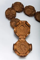 Rosenkranz von Heinrich VIII., Detail der offenen Pater-Perle