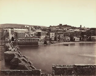Panoramablick auf eine Stadt in Israel