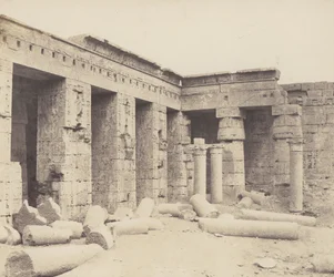 Médinet-Abou Theben. Spätere Konstruktionen - Zweiter Hof, 1851-52, gedruckt 1853-54