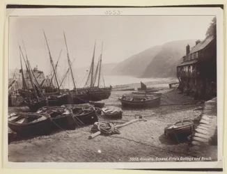 Clovelly, Crazed Kates Hütte und Strand