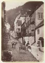 Clovelly, das Neue Gasthaus und die Straße