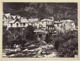 Lynmouth, Flussuferhäuser