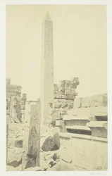 Obelisk und Granit-Lotus-Säule, Karnak, 1857