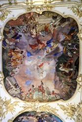 Deckenfresko in der großen Galerie im Schloss Schönbrunn, Martiale Allegorie, Wien, Österreich