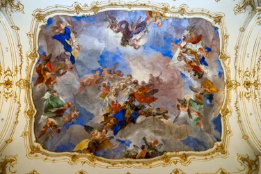 Deckenfresko in der kleinen Galerie im Schloss Schönbrunn, Wien, Österreich, 2024
