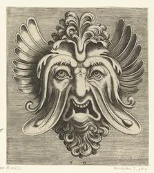 Maske mit hängenden Wangen, zwei spitzen Unterzähnen und einer Locke auf der Nasenwurzel