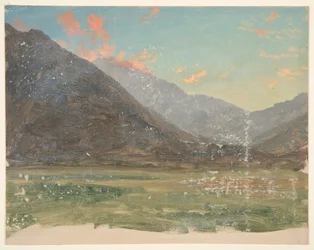 Tiefes Tal mit sonnenuntergangsbeleuchteten Wolken