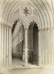 Ely Cathedral: Galilee Porch, Tür zum Kirchenschiff