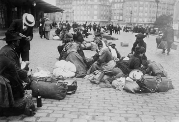 Kriegsflüchtlinge, Gare de Lyon, Paris, 1914