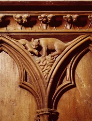 Eine Katze und eine Maus, von einem Chorgestühl