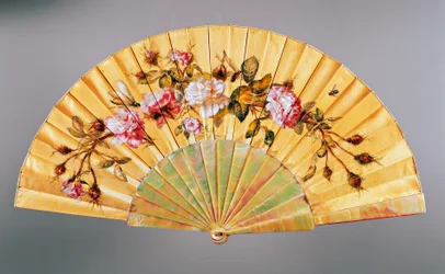 Handfächer mit Rosen und Insekten, Seide und Perlmutt, erstellt von Felix Alexandre, Paris, ca. 1870