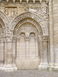 Portal von der Westfassade