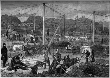 Zwangsarbeit: Englische Gefangene arbeiten in einem Steinbruch. Portland Prison, England