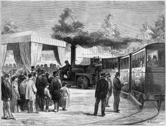 Der französische Erfinder Larmanjat fährt einen seiner „Straßenbahnen“ während eines Versuchs am Trocadero in Paris am 8. August