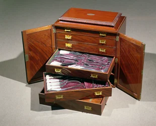 Reisekoffer für chirurgische Instrumente, gehörend zu Baron Guillaume Dupuytren (1777-1859) ca. 1805-10