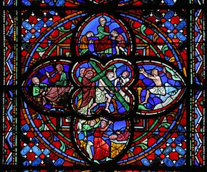 Fenster, den zweiten Abschnitt von w0 darstellend: der Kreuzweg: mit Jona und dem Wal; Abrahams Opfer; Elisa heilt; Jakob segnet seine Söhne