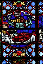 Fenster w04, Darstellung der Barmherzigkeit des Heiligen Martin: Er teilt seinen Mantel und dieser wird von Christus zurückgegeben
