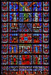 Fenster w107 mit Darstellung der Kathedrale von Thérouanne