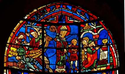 Fenster w19 Darstellung des Heiligen Nikolaus rettet ein Kind