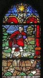 Fenster w40, das eine Szene der Weinherstellung darstellt